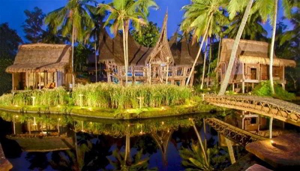 10 Gambar Bambu Indah Ubud Bali: Hotel, Resort, Villa 